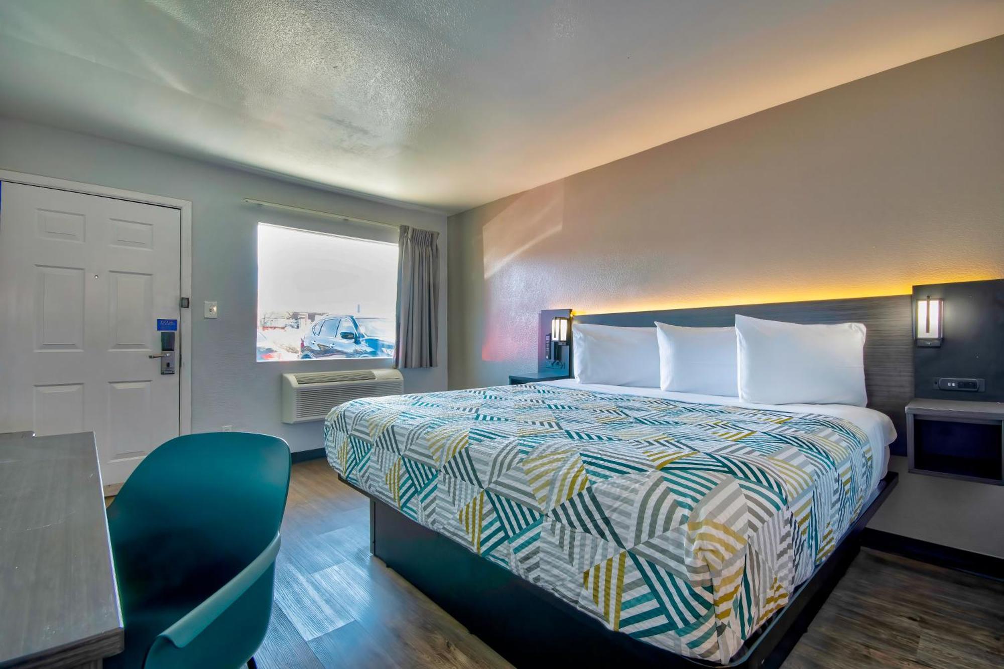 Hotel 6-albuquerque, Nm - Carlisle