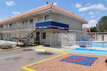Hotel 6-albuquerque, Nm - Carlisle Albuquerque