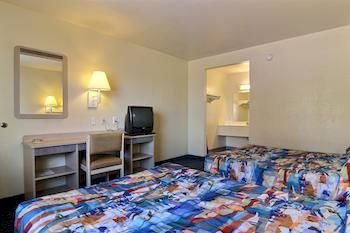 Hotel 6-albuquerque, Nm - Carlisle Albuquerque